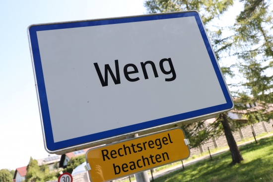 Personenrettung in Pettenbach: Kind mit Fu in Baum eingeklemmt