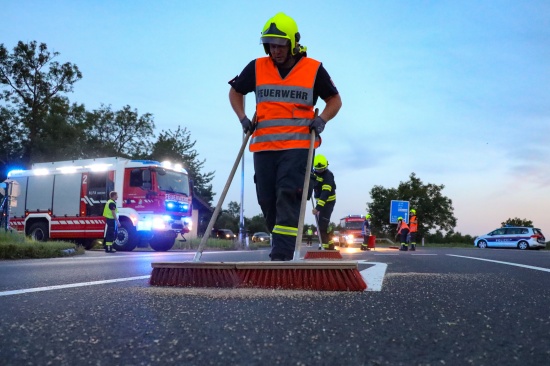 Getreideernte: Feuerwehr bei verlorenem Ladegut in Marchtrenk im Einsatz