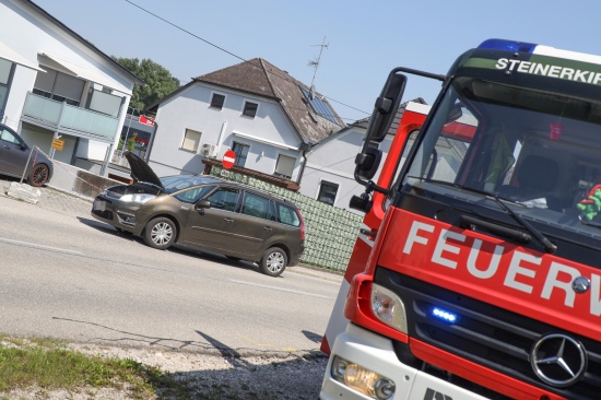 Batterie abgeklemmt: Beginnender PKW-Brand in Steinerkirchen an der Traun rasch gelscht