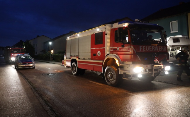 Niederdruckwetterlage: Feuerwehr bei Brandverdacht in Wels-Pernau im Einsatz