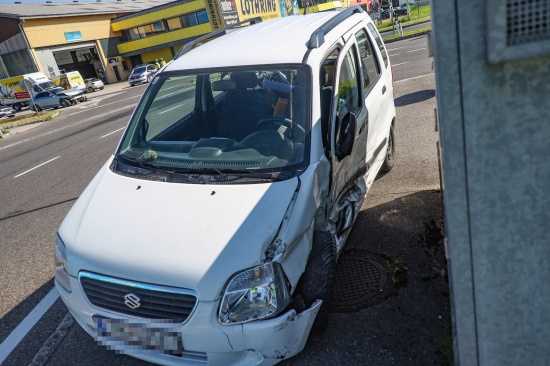 Schwerer Kreuzungscrash auf Wiener Stra�e in V�cklabruck