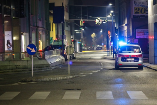 Verletzter bei Schlägerei vor Lokal in der Welser Innenstadt