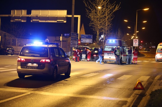 Schwerer Kreuzungscrash auf der Welser Osttangente fordert fünf Verletzte