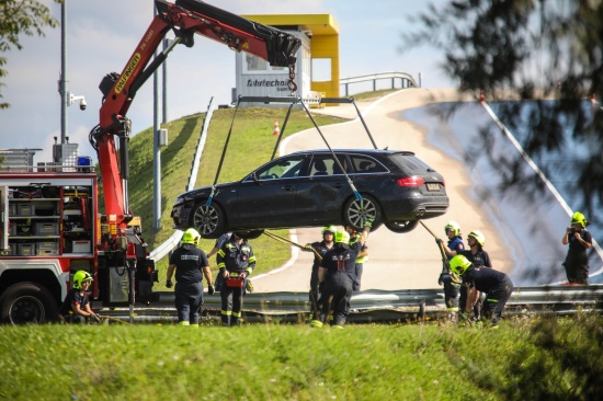 PKW-Bergung auf Gelnde eines Fahrtechnikzentrums in Marchtrenk