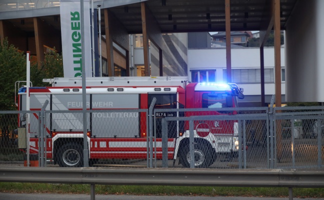 Brand bei Industriebetrieb in Grieskirchen führt zu Einsatz zweier Feuerwehren