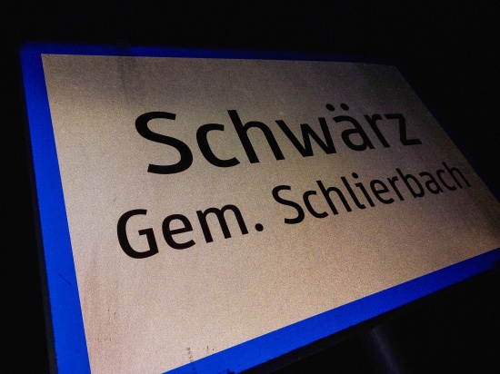 Brand eines Holzhaufens sorgt fr nchtlichen Einsatz der Feuerwehr in Schlierbach