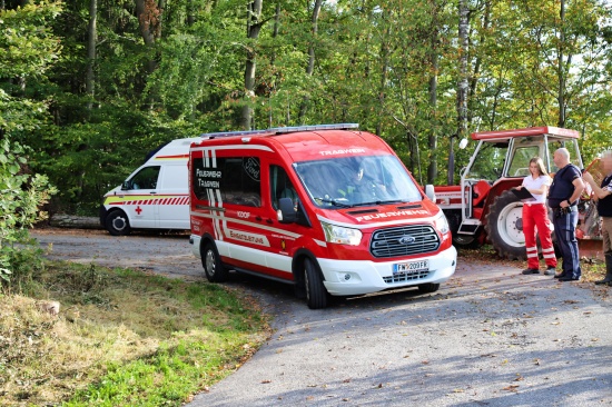 Einsatzkrfte bei Personenrettung nach Forstunfall in Tragwein im Einsatz