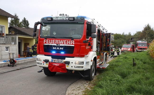 Drei Feuerwehren bei Garagenbrand in Kematen am Innbach im Einsatz