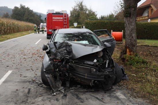 Auto in Pichl bei Wels gegen Baum geprallt