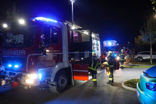 Brandeinsatz: Bewohnerin in Wels-Vogelweide durch Feuerwehr aus verrauchter Wohnung gerettet
