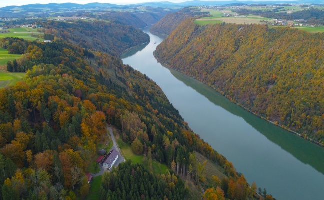 Einsatzkräfte zu Personenrettung nach Haibach ob der Donau alarmiert