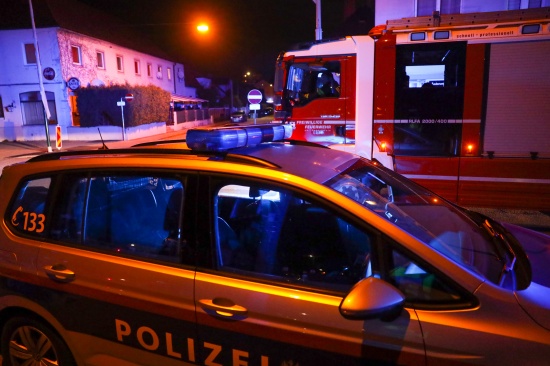 Rauchender Kamin als vermuteter Brand in Wels-Vogelweide