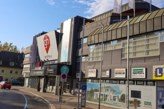 Einsatzkr�fte nach gemeldetem Gasgeruch in Wels-Innenstadt im Einsatz