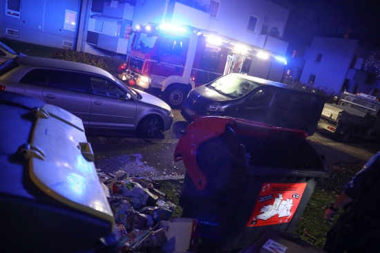 Brand eines Altpapiercontainers in Wels-Lichtenegg