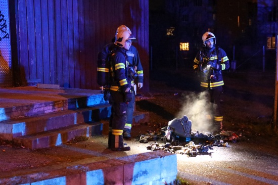 Neuerlicher Brand eines Mllcontainers vor Jugendzentrum in Wels-Neustadt