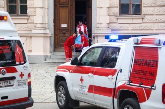 Polizei- und Rettungseinsatz bei Schlgerei am Welser Landesgericht