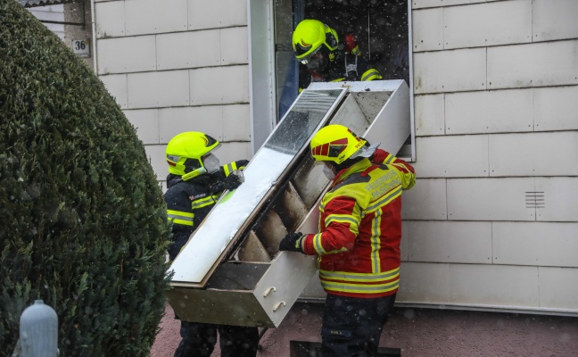 Brand eines Badezimmerschrankes in einem Einfamilienhaus in Pasching