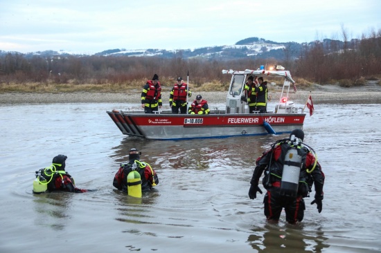 Taucheinsatz: Suchaktion nach Fischer in der Donau bei Ottensheim