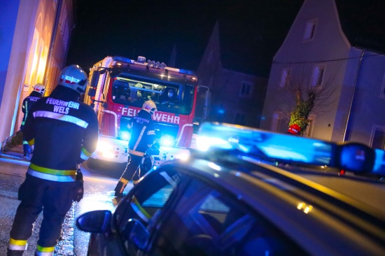Papiercontainer in Wels-Vogelweide vermutlich durch Feuerwerkskrper in Brand gesetzt
