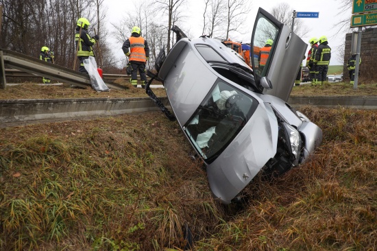 Verkehrsunfall in Sattledt fordert einen Leichtverletzten