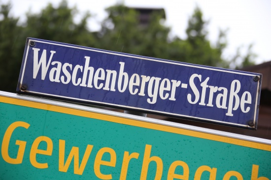 Mountainbiker prallte in Stadl-Paura gegen Baum