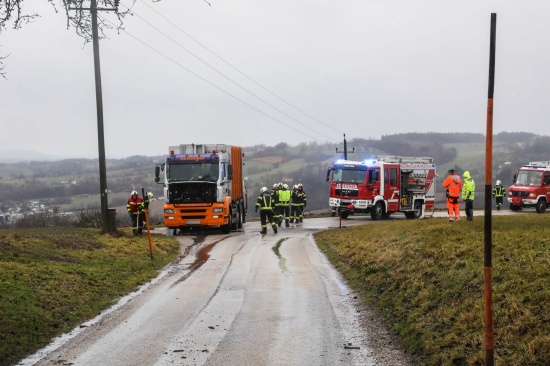 Mllwagen mit technischem Defekt in Scharten sorgt fr Einsatz der Feuerwehr
