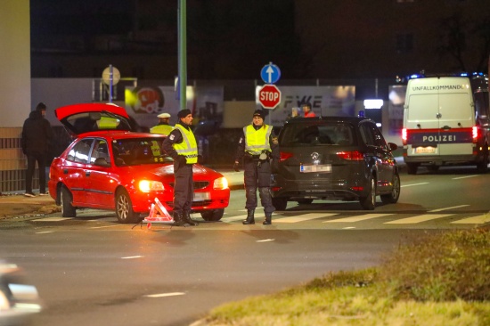 Kreuzungsunfall im Abendverkehr in Wels-Pernau sorgte fr erhebliche Behinderungen