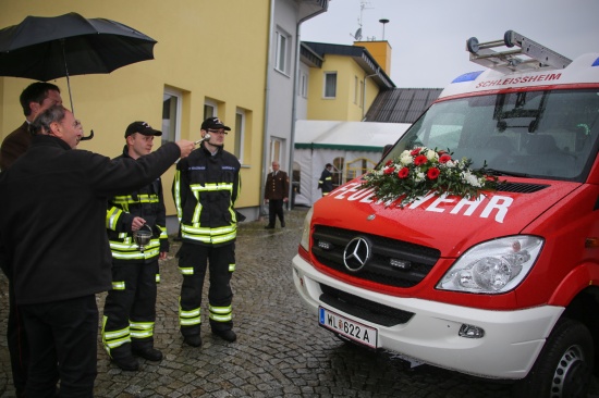 Neues Kleinlschfahrzeug der Feuerwehr Schleiheim gesegnet