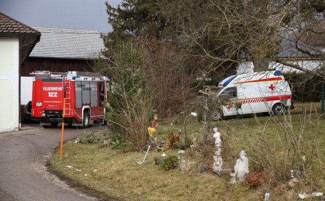 Feuerwehr zur Unterstützung des Rettungsdienstes in Buchkirchen im Einsatz