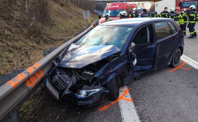 Schwerer Crash auf Westautobahn bei Enns fordert zwei Verletzte