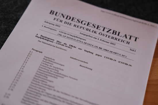 Gesetz in Kraft: Österreicherinnen und Österreich müssen sich nun gegen Covid-19 impfen lassen