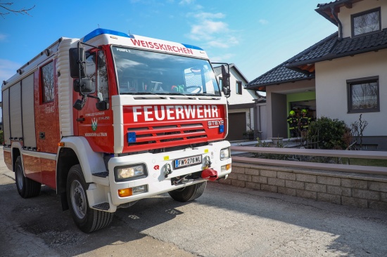 Vermeintliche Einsturzgefahr bei Einfamilienhaus in Weikirchen an der Traun