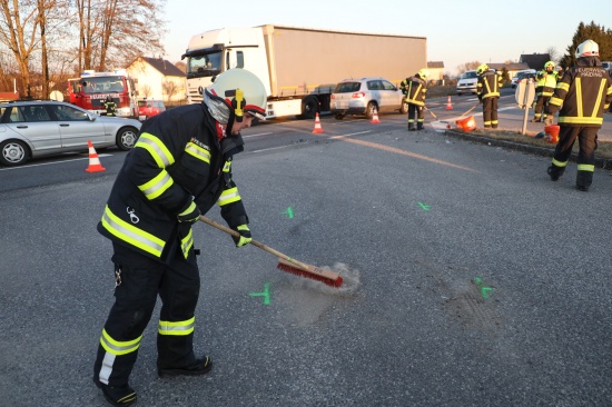 Verkehrsunfall im dichten Abendverkehr auf der Innviertler Strae bei Krenglbach