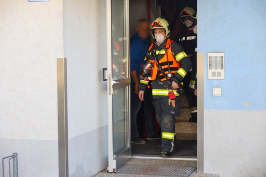 Brandverdacht in einem Mehrparteienwohnhaus in Wels-Neustadt