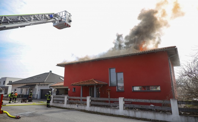 Dachstuhlbrand bei einem Wohnhaus in Marchtrenk