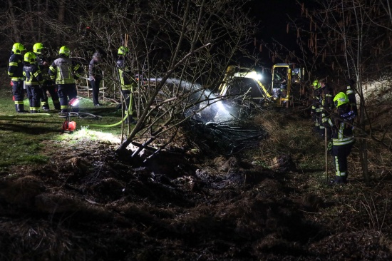 Grnabfall- und Bschungsbrand in St. Florian sorgt fr Einsatz der Feuerwehr