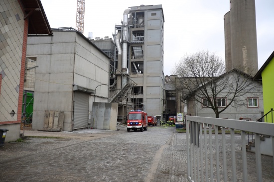 Feuerwehr bei Brand in einem Zementwerk in Kirchdorf an der Krems im Einsatz