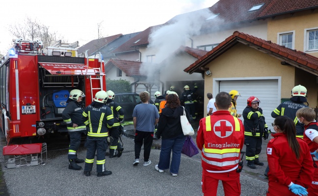 Brand in der Garage eines Reihenhauses in Wels-Neustadt