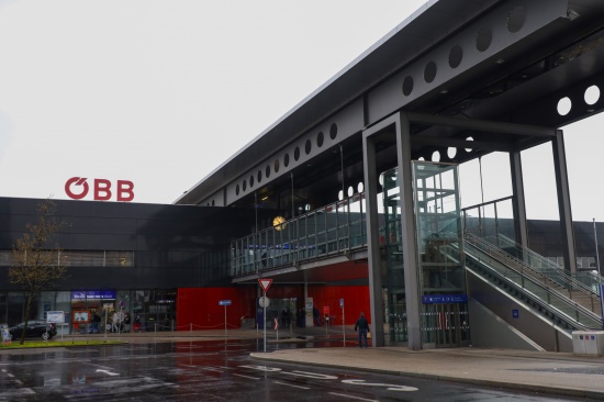 31-J�hriger bei brutalem Raub am Hauptbahnhof Wels schwer verletzt