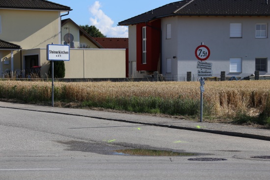 Verkehrsunfall mit Motorrad in Steinerkirchen an der Traun fordert zwei Verletzte