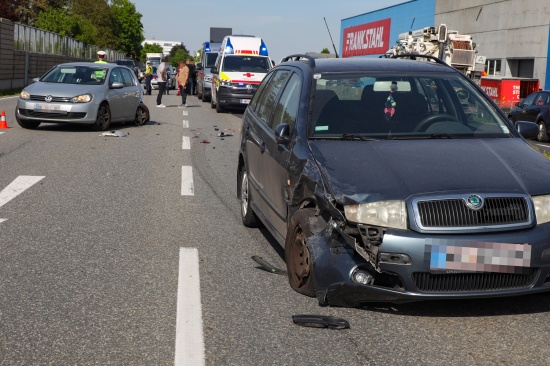 Drei Verletzte bei Verkehrsunfall auf Wiener Strae in Wels-Schafwiesen