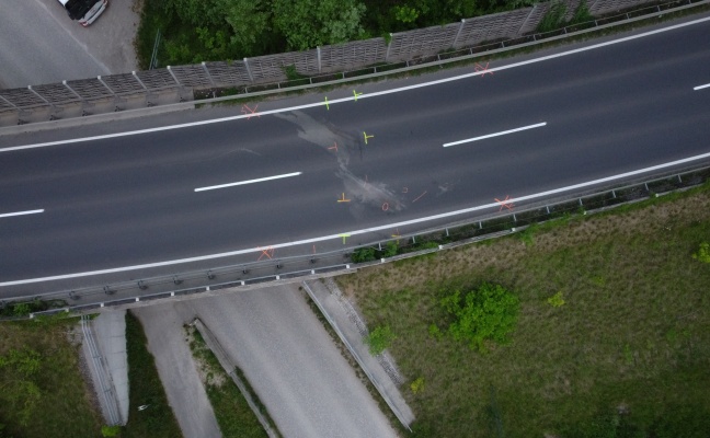 Autolenker (87) starb nach schwerem Verkehrsunfall auf Wiener Strae bei Schlatt im Klinikum