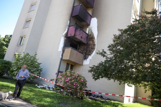Drei teils Schwerverletzte bei Vollbrand einer Wohnung in Linz-Bindermichl-Keferfeld
