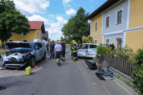 Schwerer Verkehrsunfall auf Altheimer Straße bei Weng im Innkreis