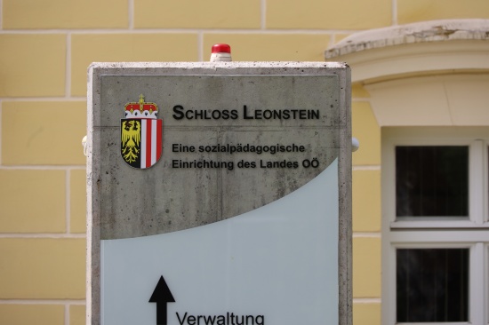 ffentlichkeitsfahndung: Zwei Mdchen (13) aus Betreuungseinrichtung in Grnburg abgngig