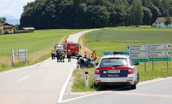 Schwerer Crash zwischen dreirädrigem Motorroller und PKW in Geretsberg
