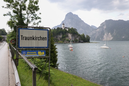 Stand-up-Paddler vermisst: Kurzzeitig grerer Einsatz am Traunsee bei Traunkirchen