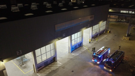 Nchtlicher Brandeinsatz bei Abfallverwertungsunternehmen in Wels-Schafwiesen