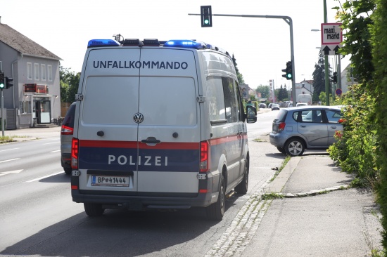 Bergung eines Rollstuhls nach Unfall in Wels-Lichtenegg