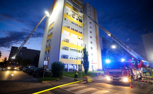 Vollbrand einer Wohnung in einem Hochhaus in Braunau am Inn